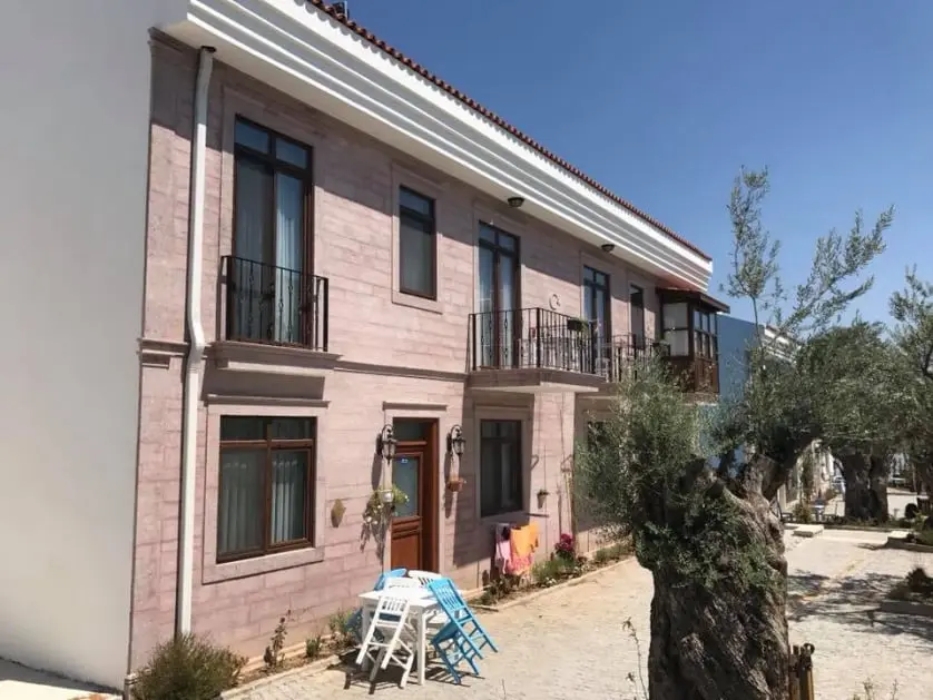 Zeytin Arası, genel iç görünüm